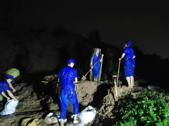 微光匯聚、風雨同舟，我們一起扛！