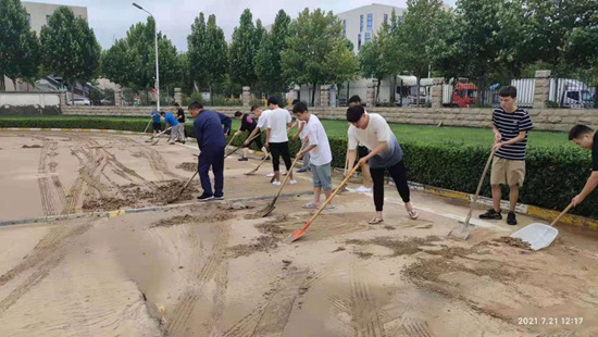 微光匯聚、風雨同舟，我們一起扛！